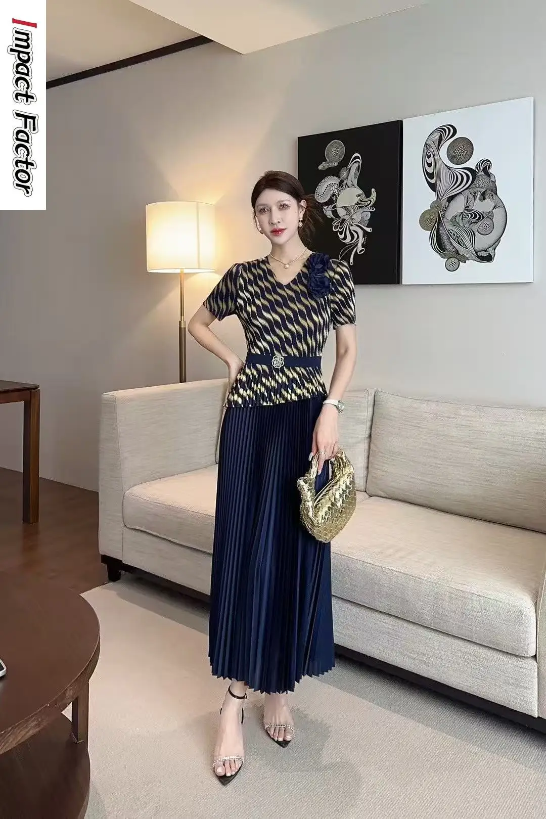 

Directly From The Manufacturer 2025 Summer New Bronzing Printing Pleated Skirt Design High Sense Commuter Style Dress Women