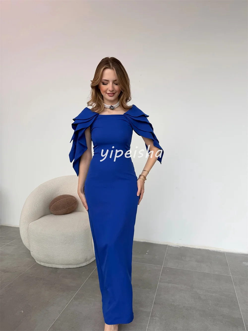 أزياء مخصصة الرسمية جيرسي الطية المتدرج مستقيم ساحة الرقبة فساتين متوسطة الطول فساتين مناسبة مخصصة رائعة ذات جودة عالية