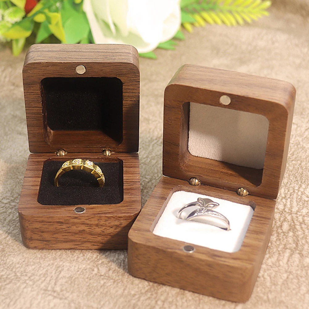 

Набор из 2-х квадратных подарочных коробок для обручальных колец из орехового дерева, компактная шкатулка для ювелирных украшений с откидной крышкой, витрина для торгового центра, коробка для хранения колец для предложения руки и сердца