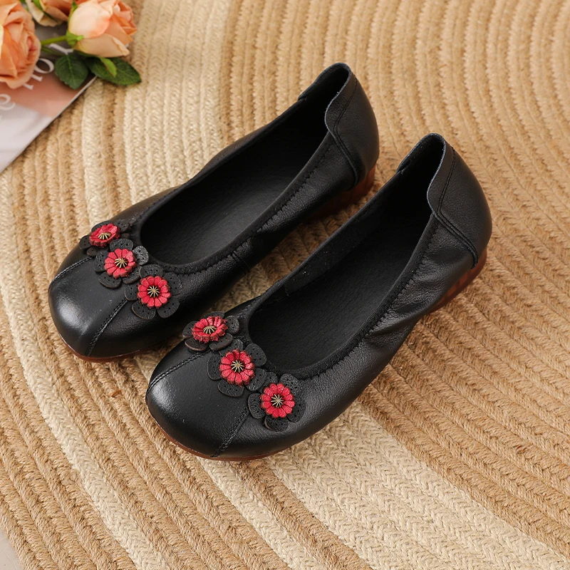 

New shallow mouth flower flats women autumn luxury vintage moccasins mother classy shoes woman beautiful flats travel long walk