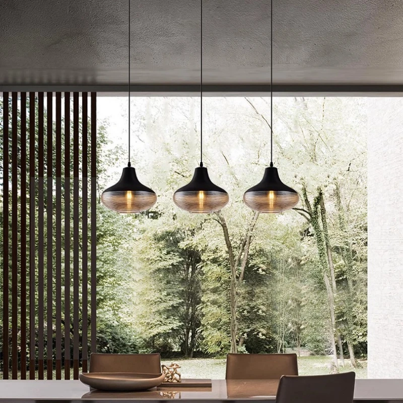 

Творческая личность ресторана, современная простота, люстра ресторана, кофейня, барная стойка, стеклянный подвесной светильник