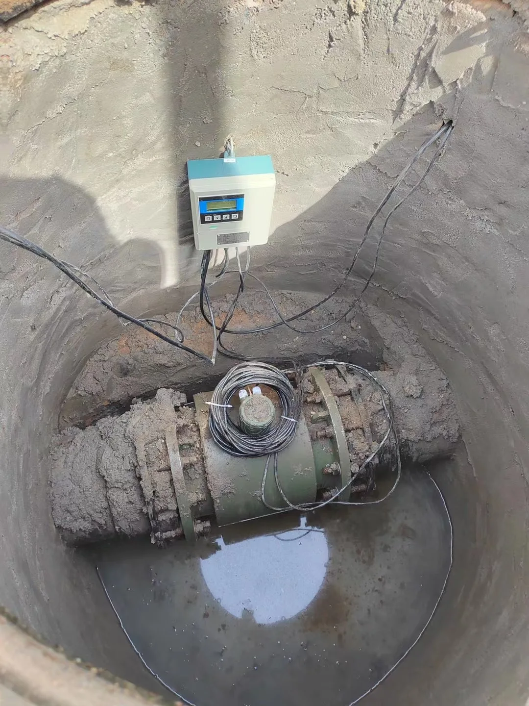 TLF AC220V 50 مللي متر IP68 الذكية الرقمية التحكم عن بعد مقياس تدفق المياه حمض مقاومة التدفق الكهرومغناطيسي متر السعر