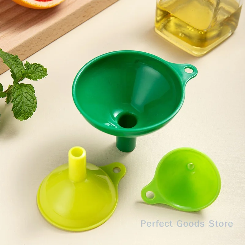 3-piece Funnel Set Kitchen Plastic Large-caliber Small-large Oil And Wine Funnel Dispenser Tool