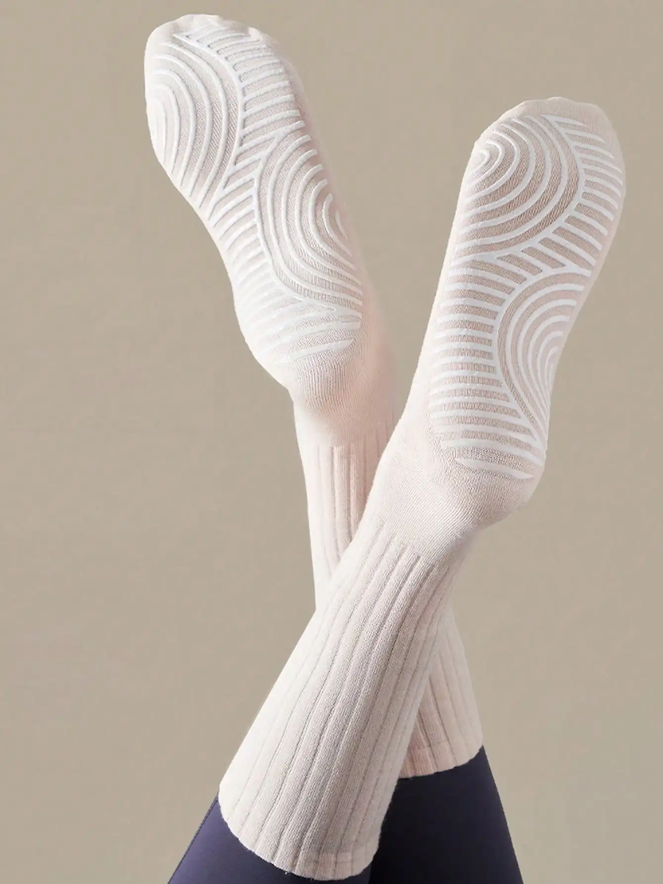 3/6 Pairs Women's Yoga Socks, Silicone Non-Slip Mid-Calf Socks For Fitness, Pilates, Matching With Shark Bite Pants