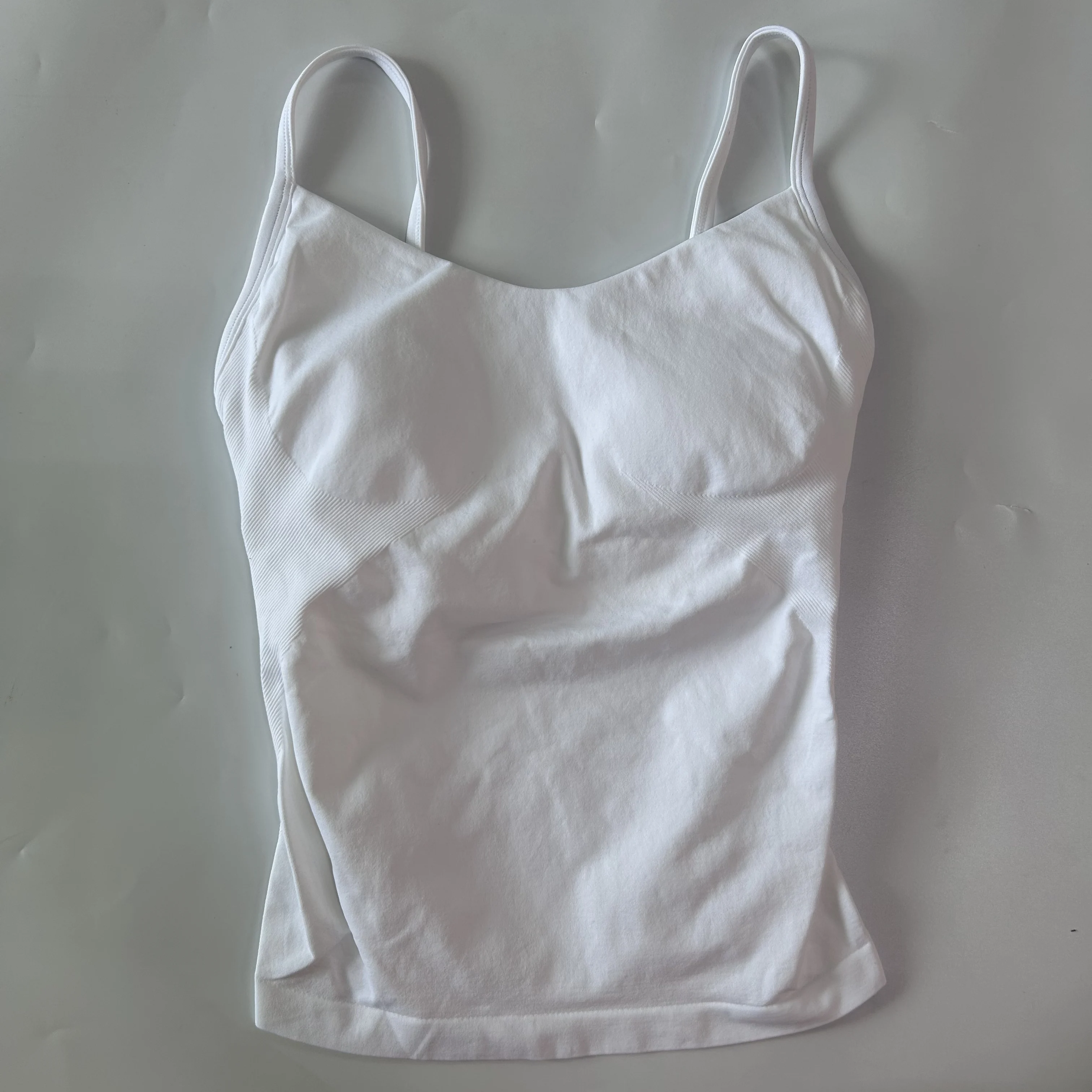Pericic Damen-Top mit Rundhalsausschnitt, nahtloses, langes Sport-Top, Fitness- und Yoga-Oberteil mit integrierten BH-Einlagen, Lauf- und Trainingskleidung, Tanktop. – Detail 6