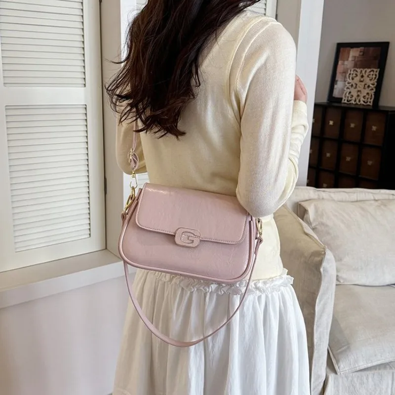 

Модная кожаная женская сумка-мессенджер: элегантный дизайн, высококачественная сумка-тоут через плечо для повседневных выходов.