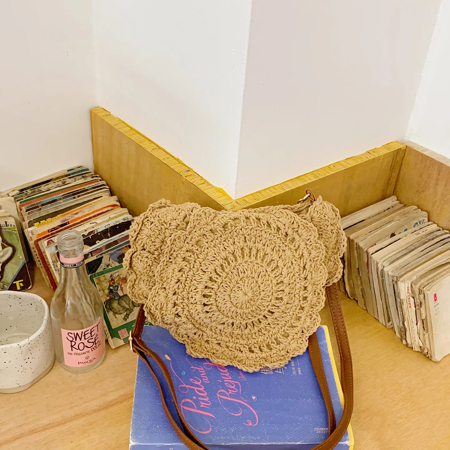 High-End Sense Woven Bag - New Trendy Single-Shoulder Bag for Beach and Resort Style Cross-Body Bag