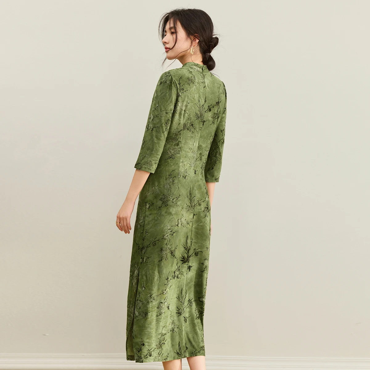 Thumbnail 3 - #13 Latest Cheongsams Offers