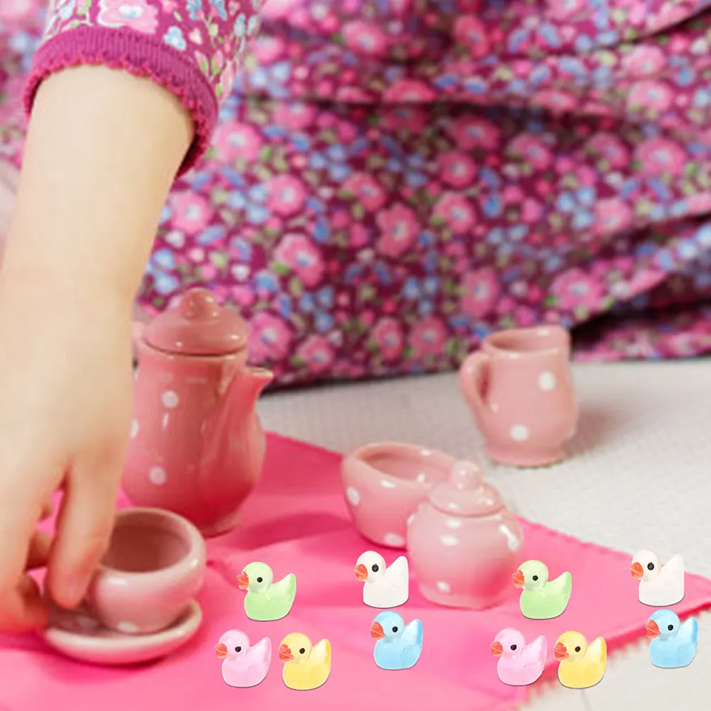 

100pcs Mini Duck Figurines Night Glow Resin Statue Tiny Animals Decor Micro Landscape Tabletop Succulents Mini Garden Pot