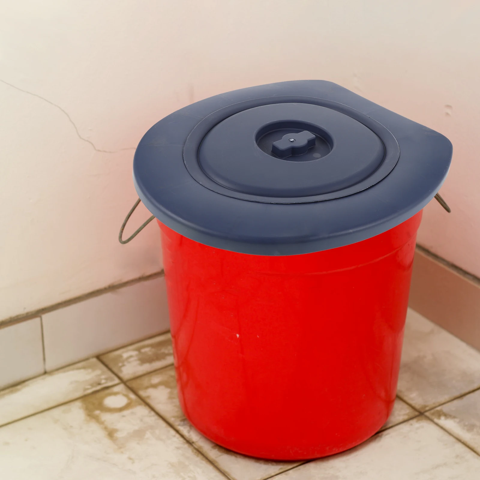 

Rural Simple Toilet Seat Comfortable Elderly Friendly Bucket with Lid for Standard Toilets Easy Installation Round Cushion