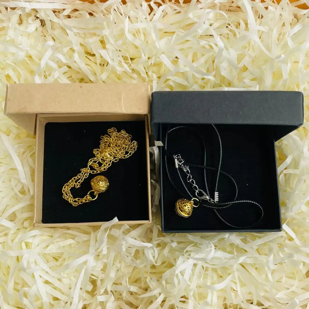 Golden Hollow Bell Pendant Necklace Vintage Paper Gift Box 2pcs Set Cat Toy Holiday Gift Cat's Bell Necklace