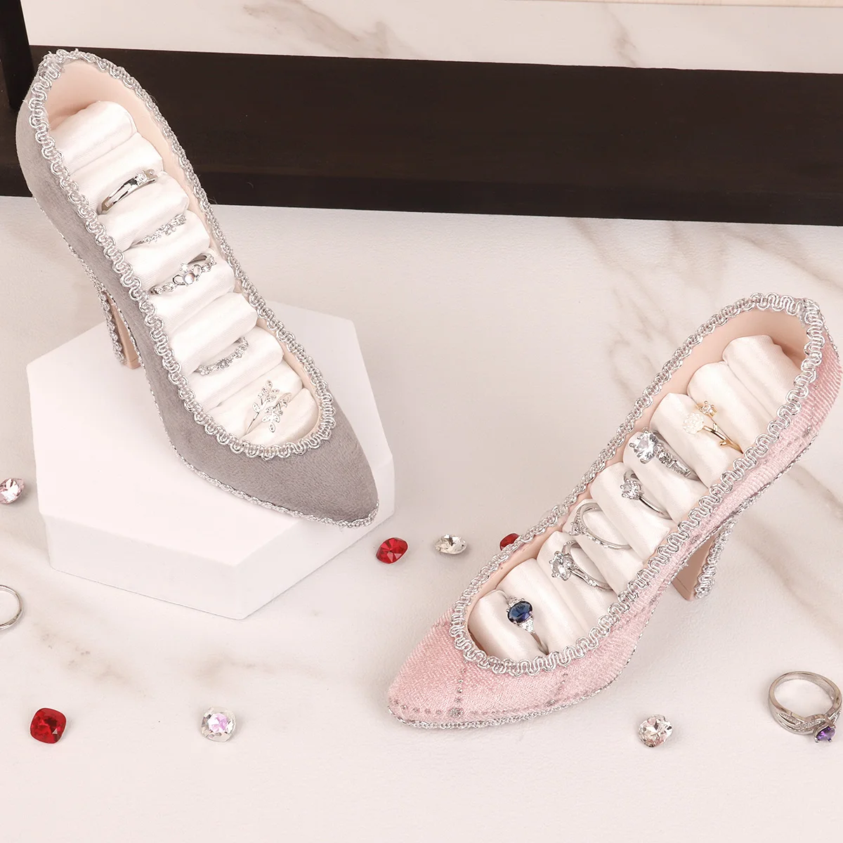 

Elegant High Heel Jewelry Organizers Display Stand Fabric Texture for Earrings Rings and Accessories