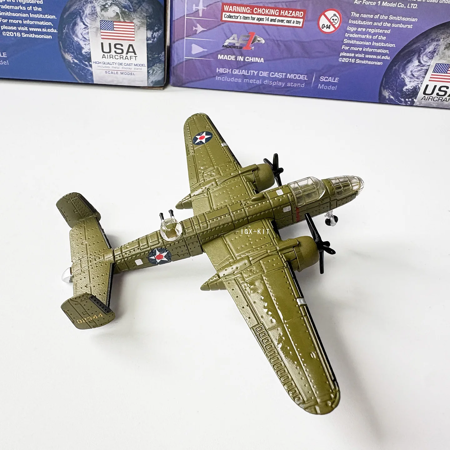 1/200 American B-25 Mitchell Bomber B25 Aircraft Die-Cast Alloy Military Model Airplanes With Movable Propeller Hobby Collection