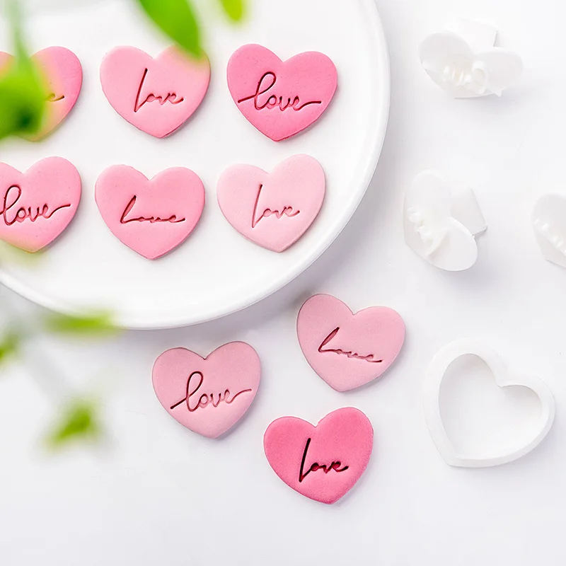 4pcs Valentine\'s Day Love Letter Cookie Mold Heart Fondant Cake Decorating Tools Wedding Party Handmade Gift Baking Accessories