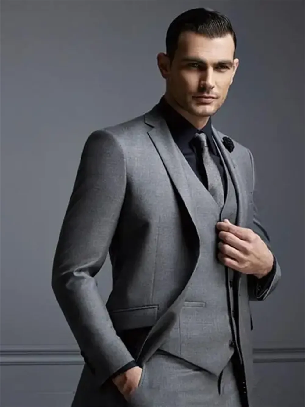 3 pieces Dark Grey Mens Suit New Fashion Groom Suit Wedding Suits For Men  Slim Fit Groom Tuxedos For Man ( Blazer+vest+pants)