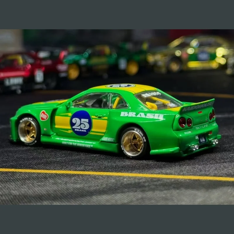 

В наличии 1:64 # 202 Nissan R34 2025, ограниченная серия на выставке в Бразилии, праздничная подарочная игрушка для мальчиков, коллекционный декоративный предмет для взрослых