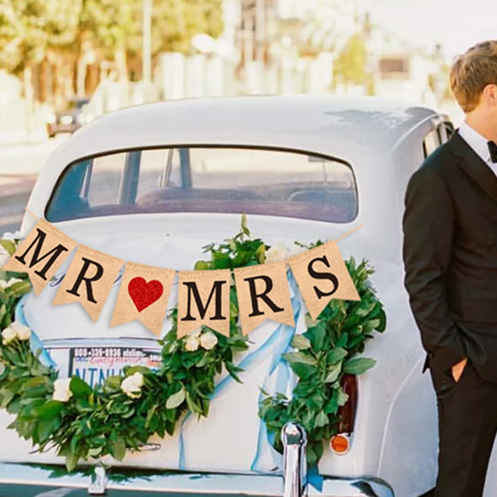 

Mr Mrs Love Is Sweet Valentine's Day Banner Burlap Linen Hanging Bunting Heart Pattern Wedding Engagement Decoration