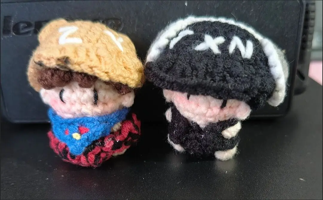 Amore inverso, bambole fatte a mano finite, pendenti in lana stile stella, graziosi portachiavi, caramelle gommose Ziyu all'uncinetto