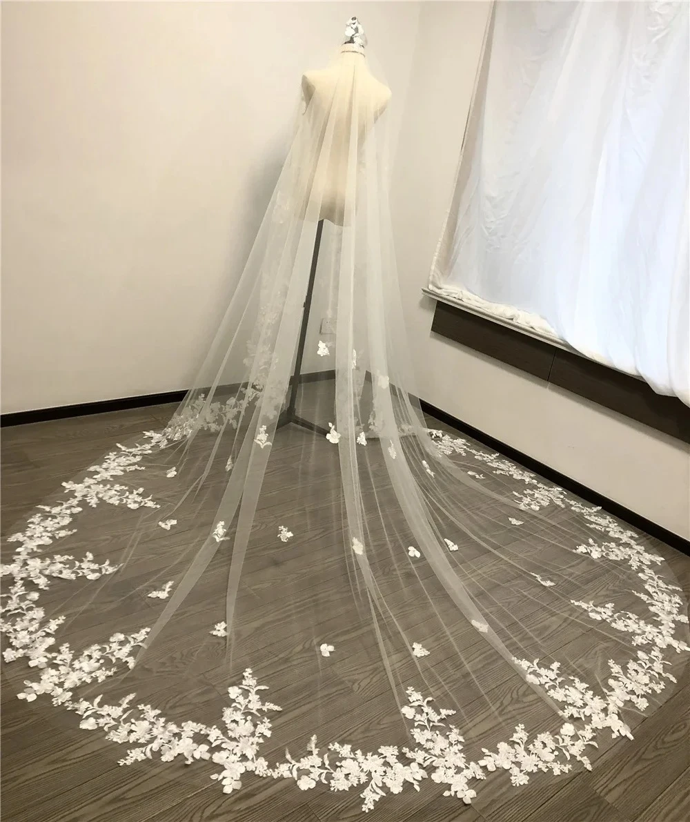 

Lace Edge Bridal Veil Long Wedding Veil With Comb Floral Applique White Ivory Elegant Cathedral Veil for Bride Accessories 300cm