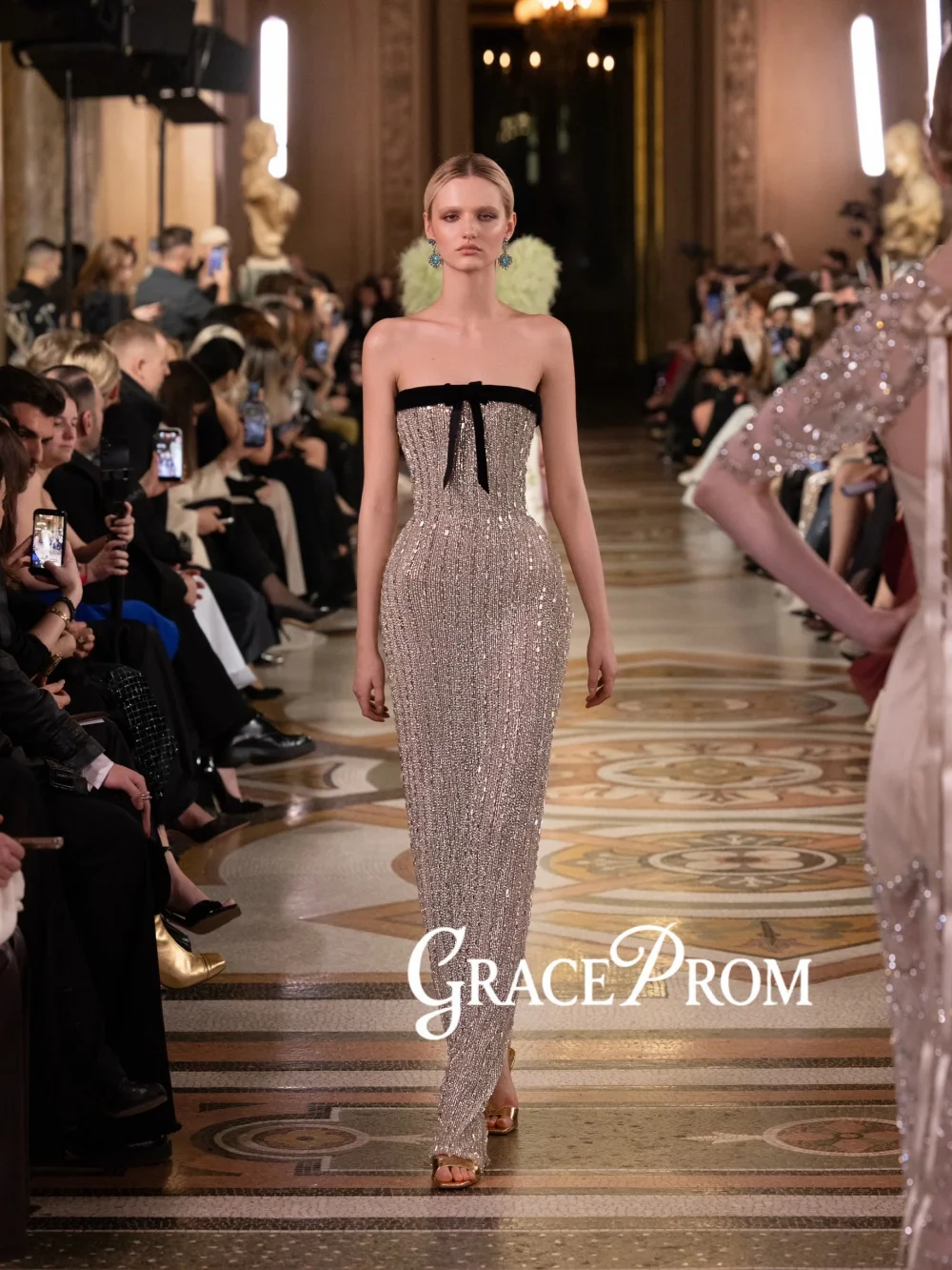 

Heavy Beaded Luxurious Evening Dress Sparkly Crystal Strapless Wedding Party Gown Customized Elegant Straight Red Carpet Gowns