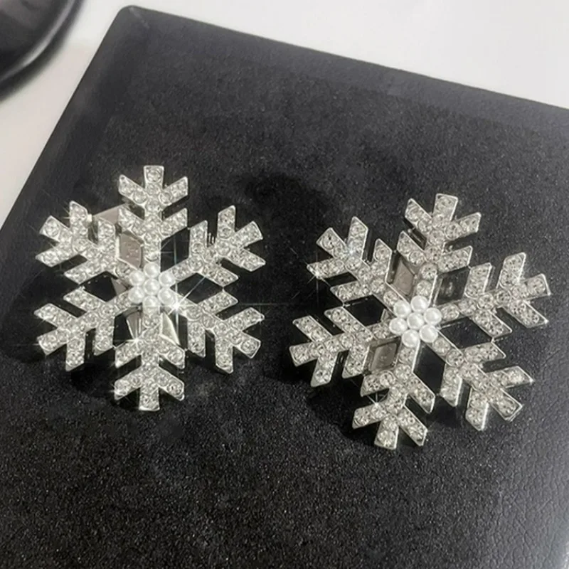 

10pcs Christmas Fashion Autumn Winter Super Glitter Snowflake Rhinestone Snow Hair Clip Hair Accessories for Women to Wear