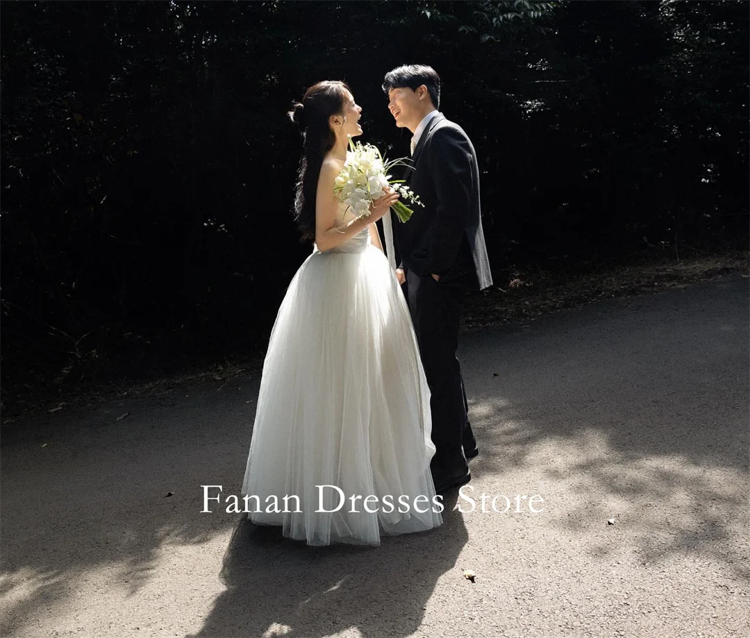 FANAN Korea A라인 바닥 길이 끈이 없는 심플한 신부 드레스 Tulle Corset 웨딩 드레스 웨딩드레스 아이보리 맞춤형 예쁜