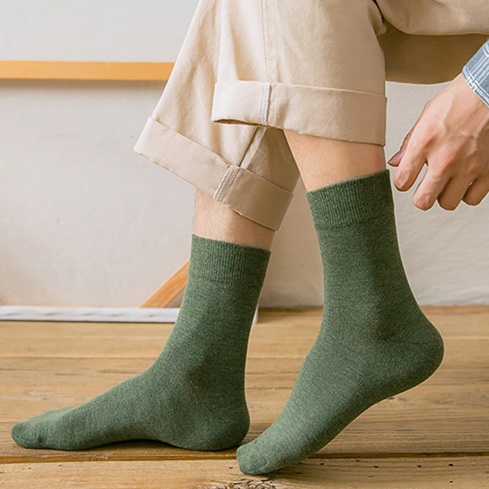 5/10 pares de calcetines clásicos de moda de Color sólido de tubo medio adecuados para todas las estaciones calcetines deportivos transpirables informales de negocios