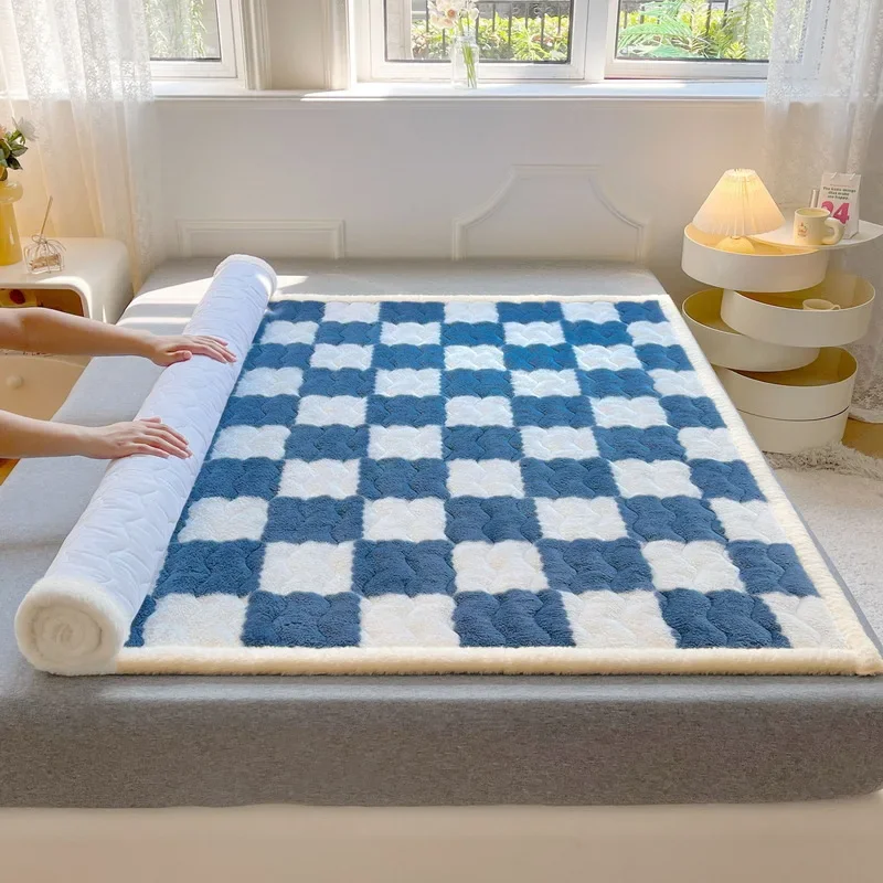 Checkered A-Class Thick Quilted Mattress 1 Pcs Warm Antibacterial Bed Pad for Autumn Winter Super Soft Fits Mattress for Single
