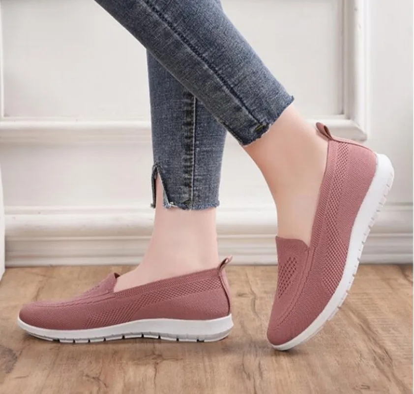 Women Casual Shoes Light Sneakers Breathable Mesh Summer Knitted Vulcanized Shoes Outdoor Slip-On Sock Shoes Plus Size Tennis