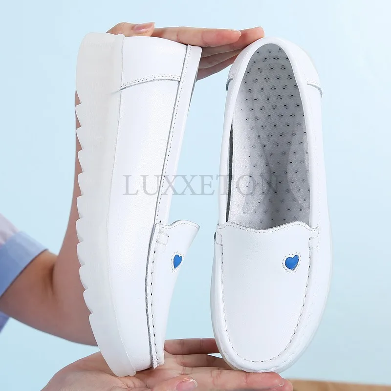 Scarpe da donna in pelle piatta Casual tacco a zeppa bianco suola morbida Slip on amorevole e confortevole scarpe da lavoro da infermiera madre