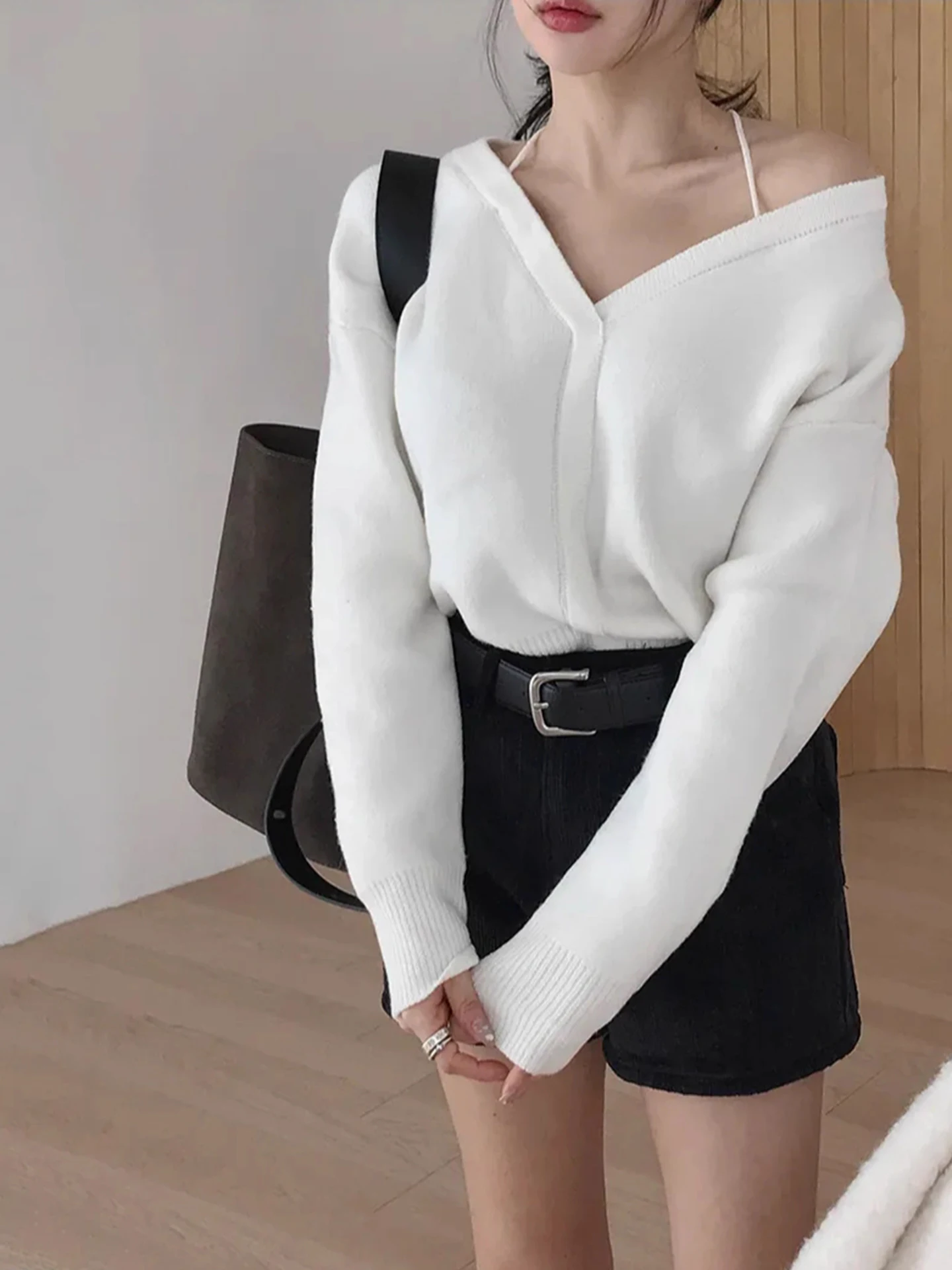 سترة نسائية محبوكة طويلة من Oulder Bared سترة نسائية ذات ياقة كلمة واحدة معلقة Ne بطريقتين ملابس شتوية جديدة بلون نقي... #1