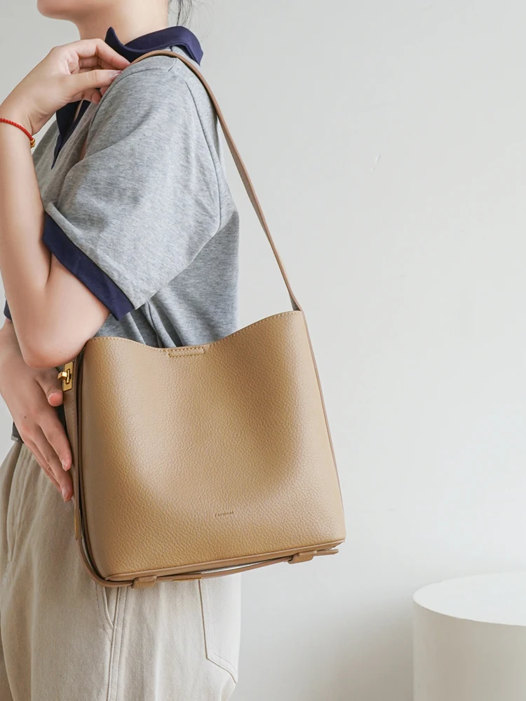 

Retro Bucket Bag Women's Large Capacity Single Shoulder Crossbody Bag High Quality Commuter Tote Bag Casual Underarm Bag