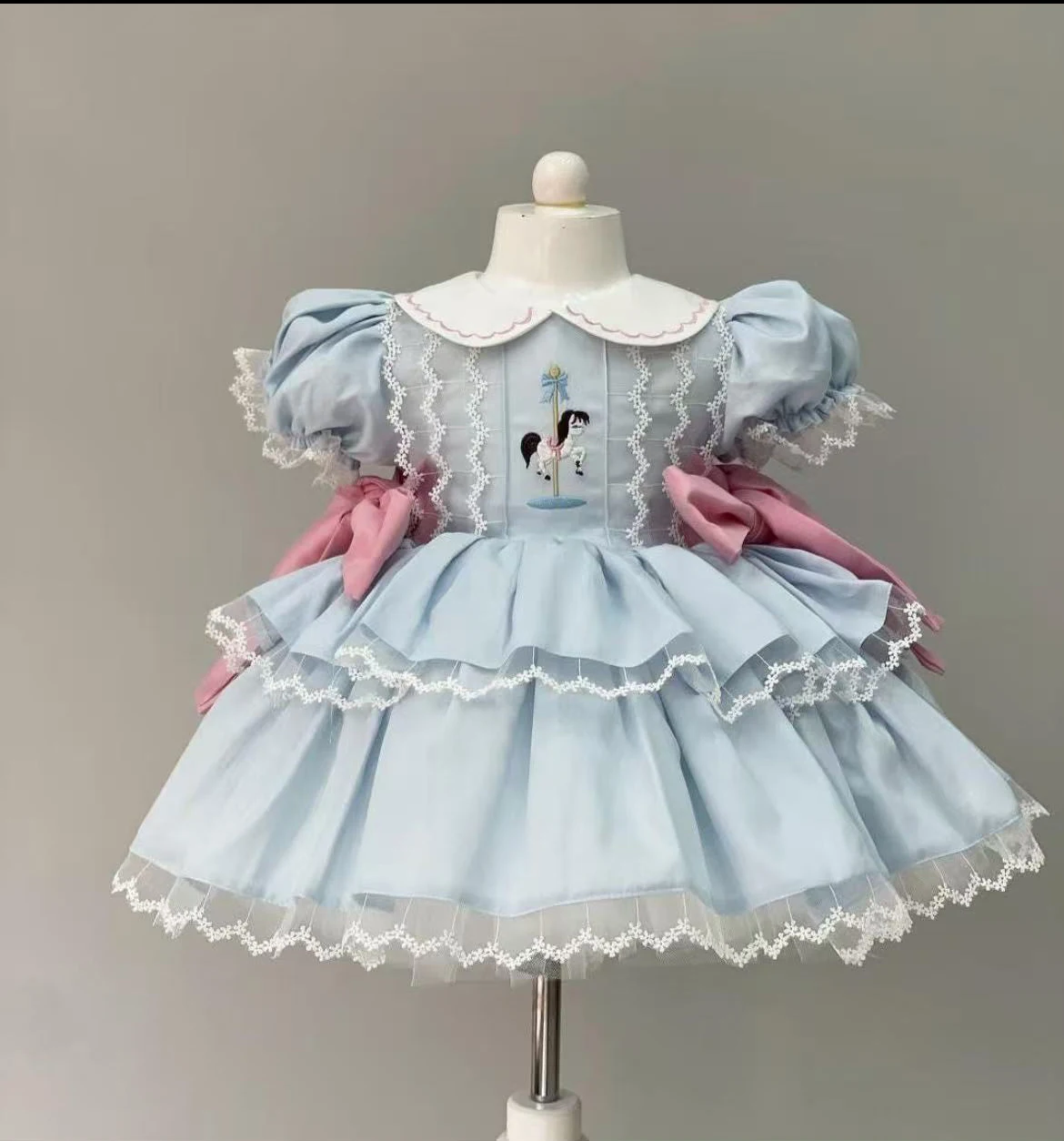 

Летнее сине-розовое винтажное платье принцессы с вышивкой для маленьких девочек 0-12 лет для вечеринки, дня рождения, обычная фотография B333