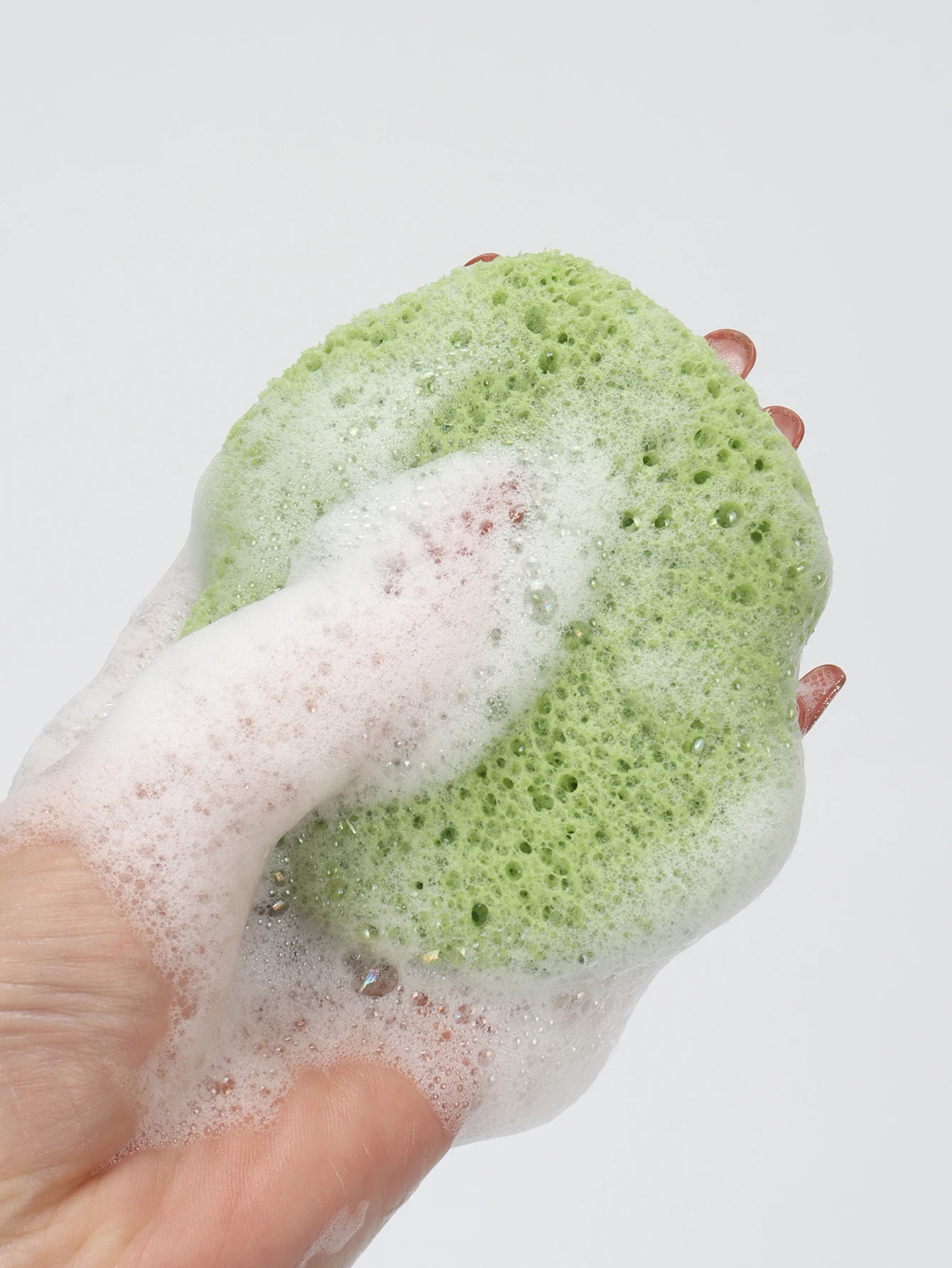 Esponjas de limpieza aleatorias, formas y colores aleatorios, esponjas limpiadoras faciales suaves, reutilizables y pueden exfoliar profundamente