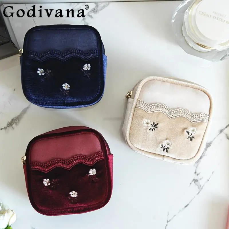 

Japanese Sweet Retro Velvet Mesh Embroidered Makeup Bag Portable Travel Storage Cosmetic Bag for Women