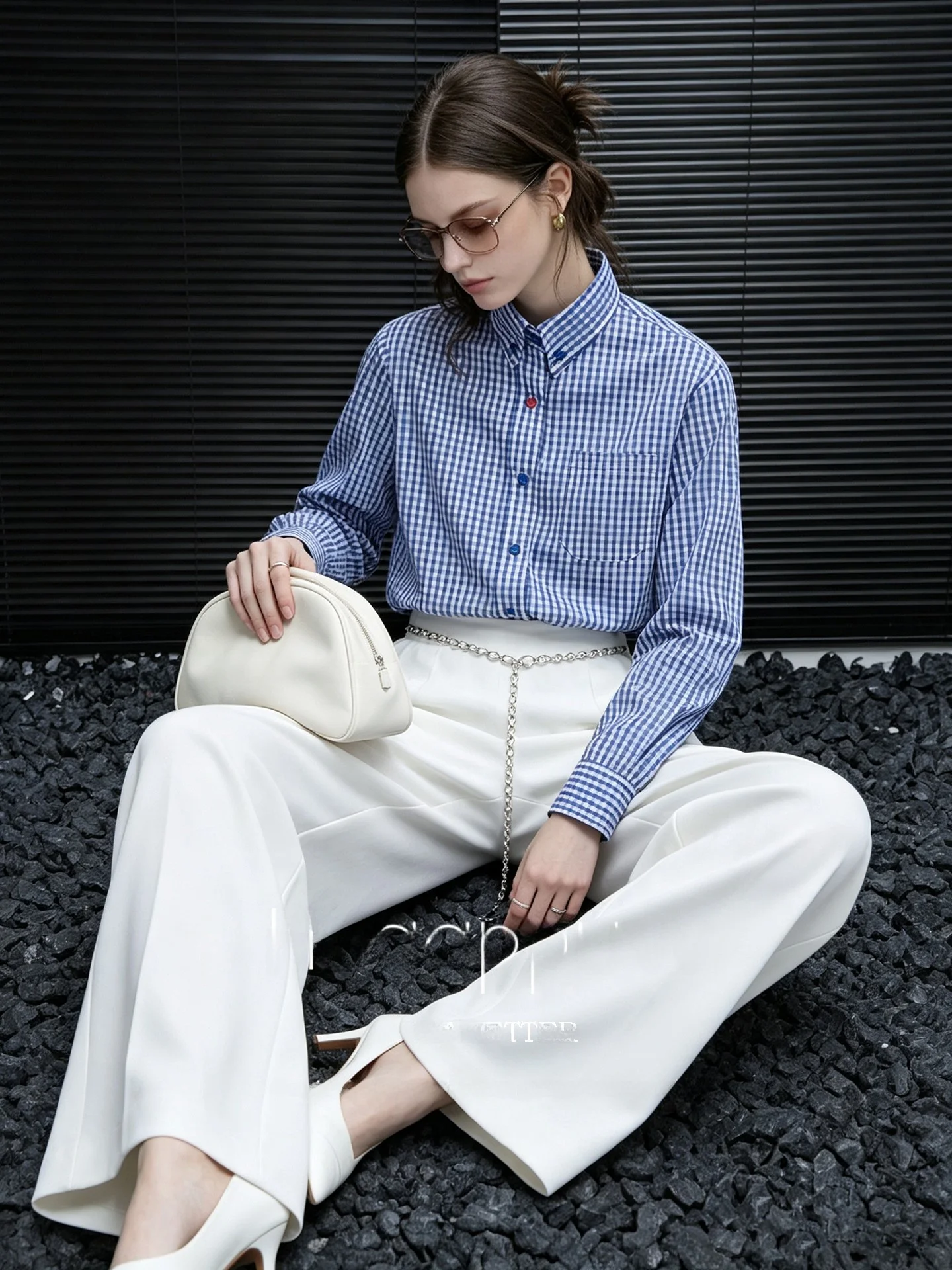 Huaappuw Women's Plaid Shirt Loose Fit Turn-down Collar Casual Layering Top Blue White Grid Pattern Autumn New Arrival