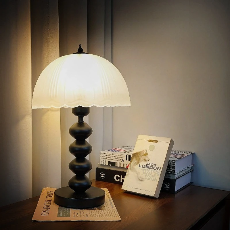 Tricolor Desk Lamp Bedroom Study Bedside Table Lamps French Retro Style Frosted Glass Mood Light Baking Paint Lighting Lights