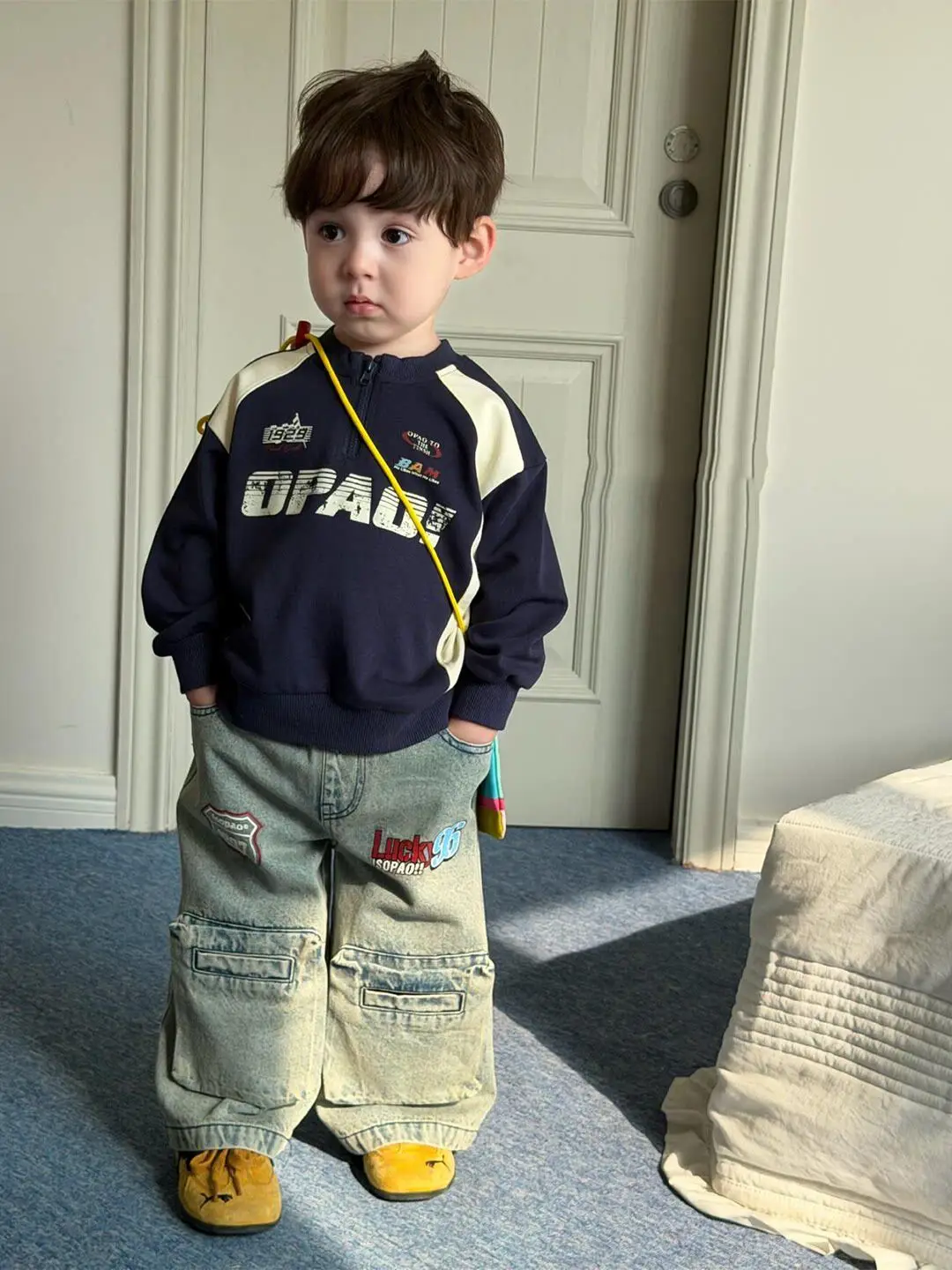 Conjunto de Roupa de Primavera para Meninos: Jaqueta de Beisebol e Calça Jeans – Conjunto Infantil Moderno e Durável para Ida...
