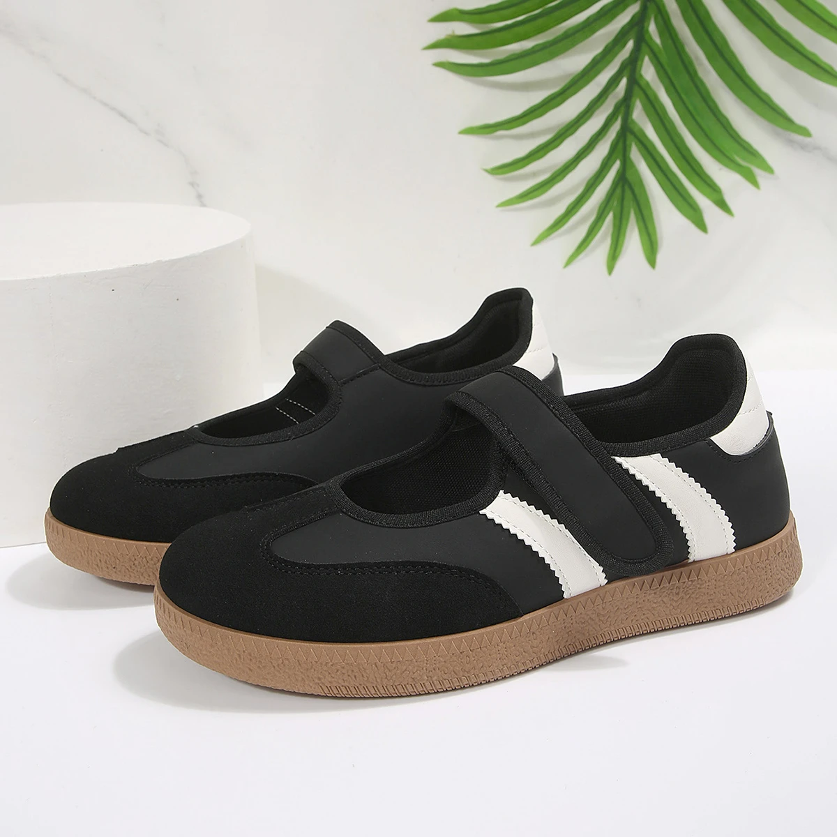 2026 Herbst Damenmode Wildleder-Sneaker mit Doppelschnallen-Metalldetails Leichte Atmungsaktive Bequeme Freizeitschuhe – Detail 13