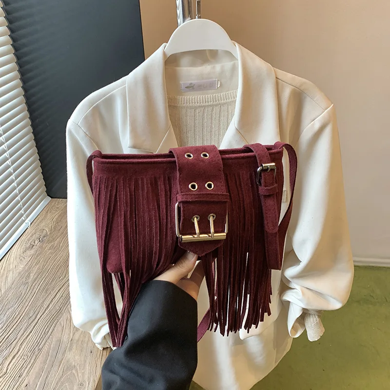 

Vintage Fringe Crossbody Bag Fashion Suede Slouchy Bag Women's Versatile Shoulder Bag Vintage Small Handbag for Outdoor Travel
