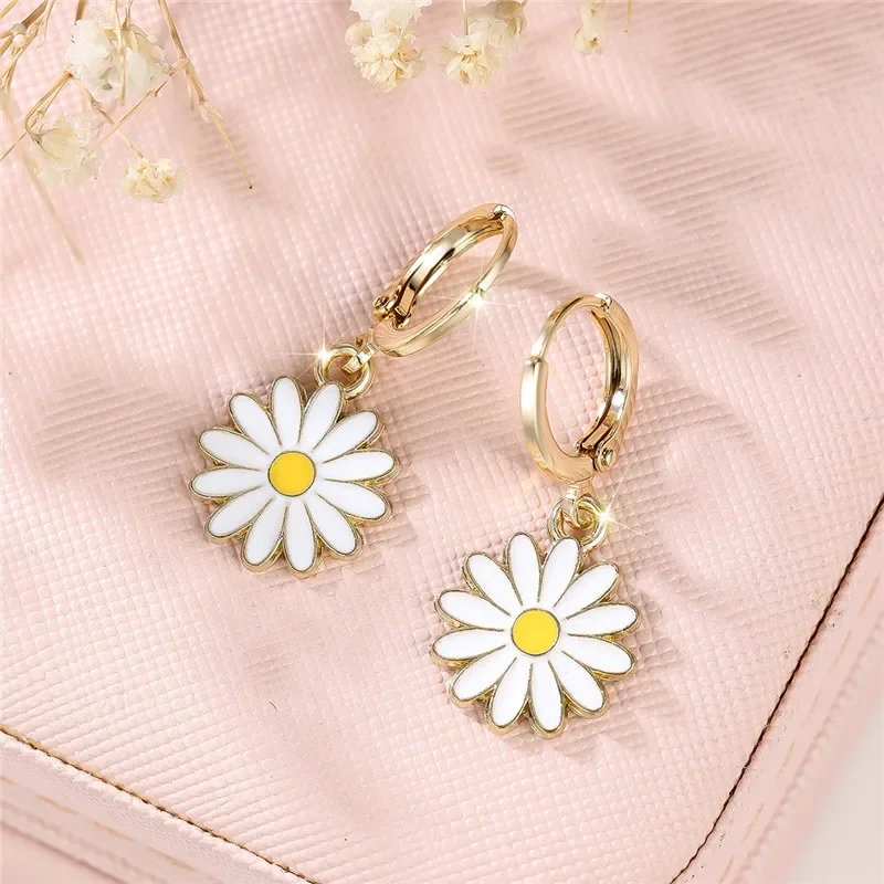 Boucle D’oreille Femmes Cute Female Enamel Sunflower Clip Earrings Charm Gold Color Wedding Jewelry For Women Piercing 귀걸이