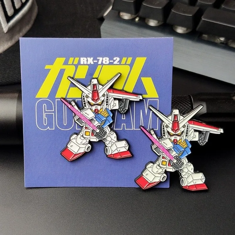 المحارب RX-78 Gundam مضيئة بروش أنيمي عمل الشكل المحمول الكرتون شارة الملابس على ظهره اكسسوارات الديكور هدايا الاطفال