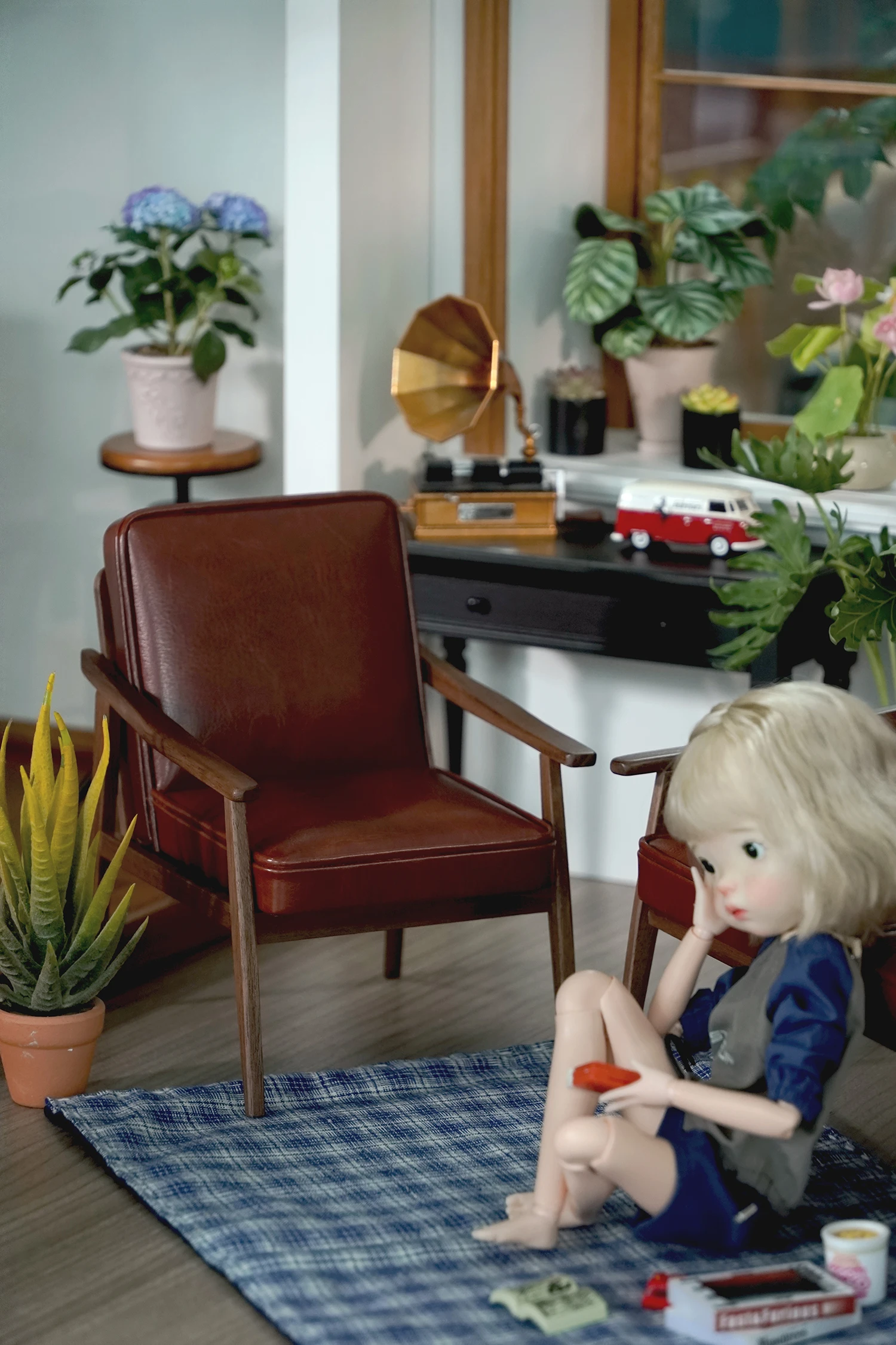 1/6 نموذج بيت الدمية اكسسوارات الأثاث نموذج صغير أريكة شخص واحد من الخشب الصلب