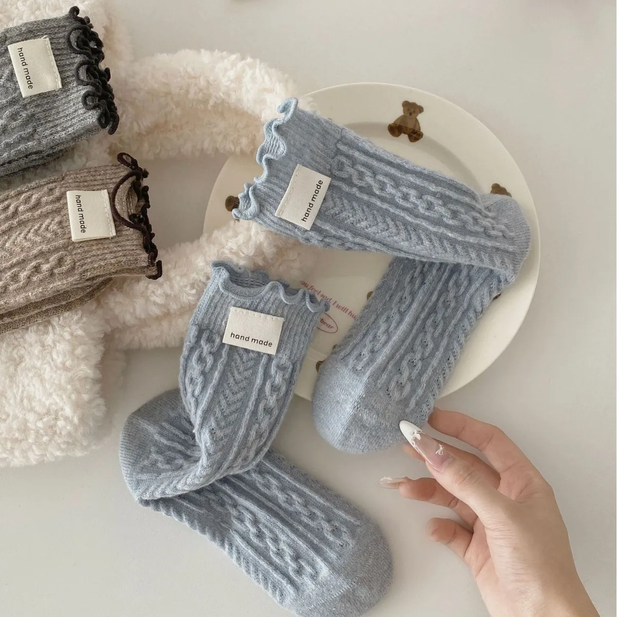 

Socks Women's Fungus Edge Socks Cloth Label Medium Tube Socks Autumn and Winter Thickened Warm Solid Color Simple and Sweet