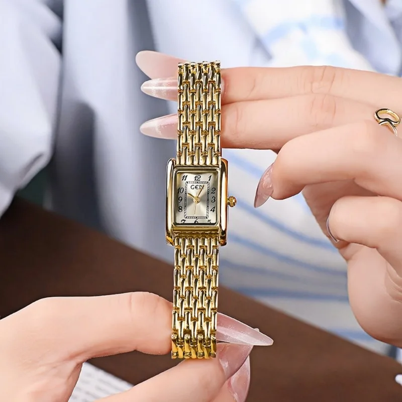 

Легкие роскошные женские часы модного дизайна, прямоугольные, из сплава, кварцевые, подходят для повседневной носки и в качестве подарка на праздник.