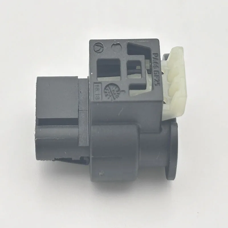 3 Pin Automobile Waterproof Connector Auto Parts A0295451226 030/413230212 ZGS005 Car Radar Plug For Benz BMW