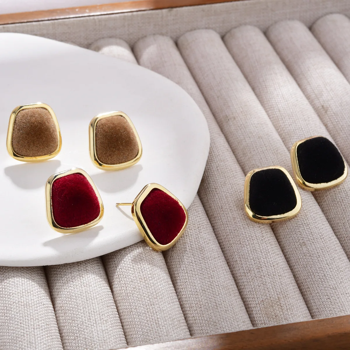 2024 autumn and winter new flocking stud earrings irregular square s925 silver needle retro temperament high-end earrings earrin