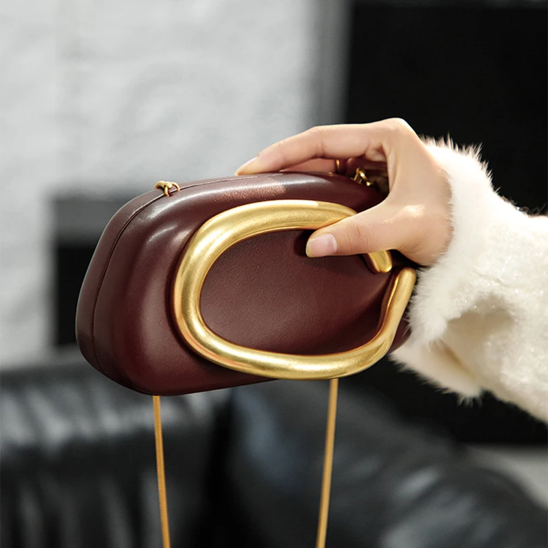 

2025 New Retro Women's Dinner Bag With Chain Crossbody Shoulder Bag Versatile Mobile Phone Box Bag Women's Fashionable Small Bag