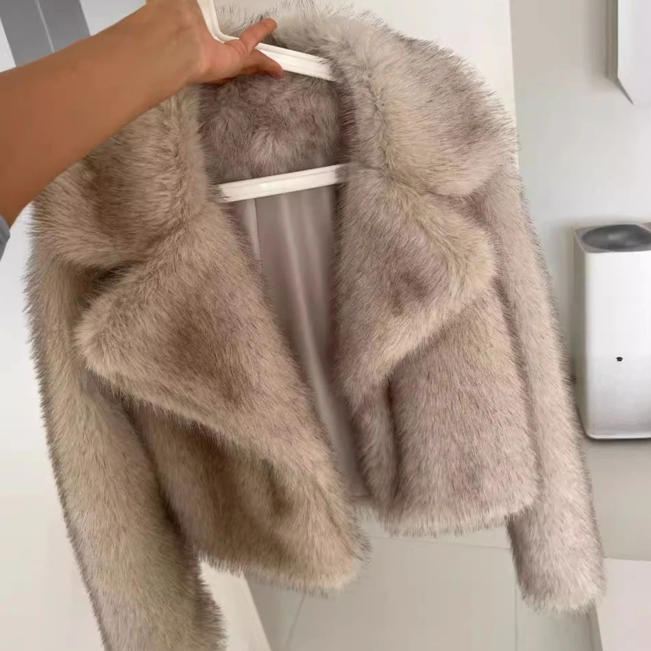 Mantel Wanita Bulu Palsu Mantel Pendek Kerah Lipat Jaket Elegan Pakaian Jalanan Y2k Pakaian Luar Hangat Tebal Jahitan Terbuka Musim Gugur Musim Dingin