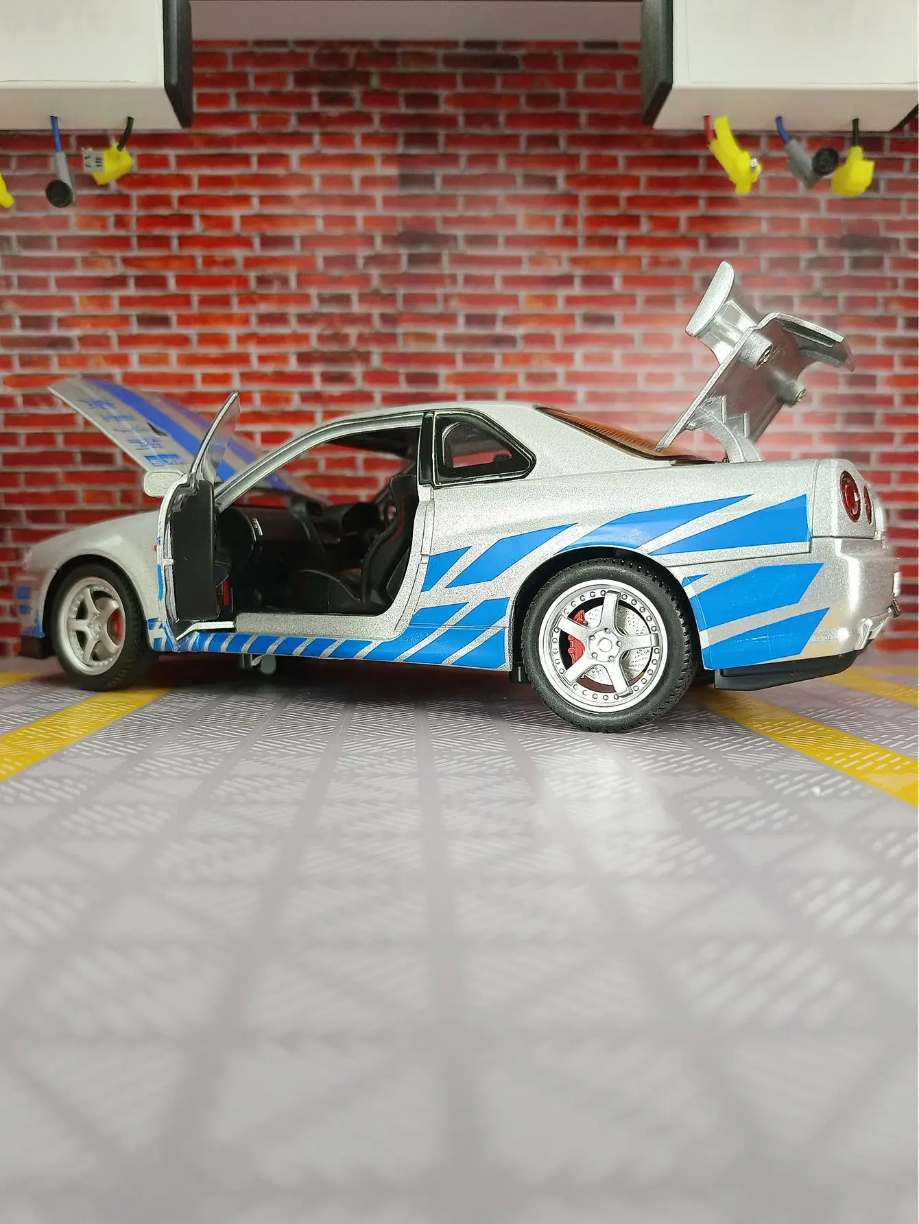 

1:24 GT-R R34 skyline alloy car model Skyline sports car toy pull-back acousto-optic steering children fine workmanship